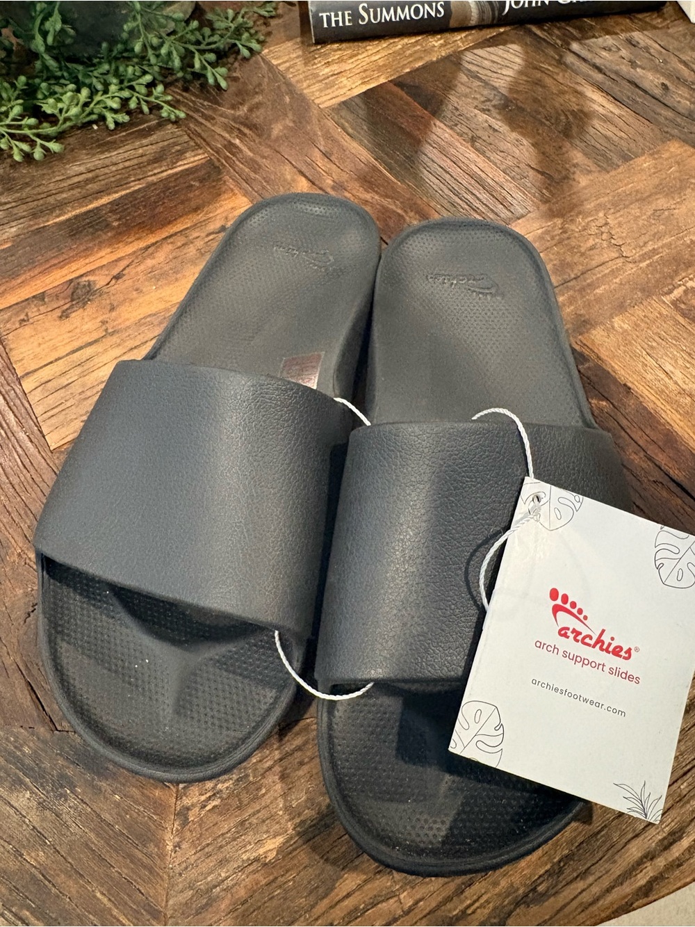 Archies Arch Support Slides in Black size 8 men 9 women